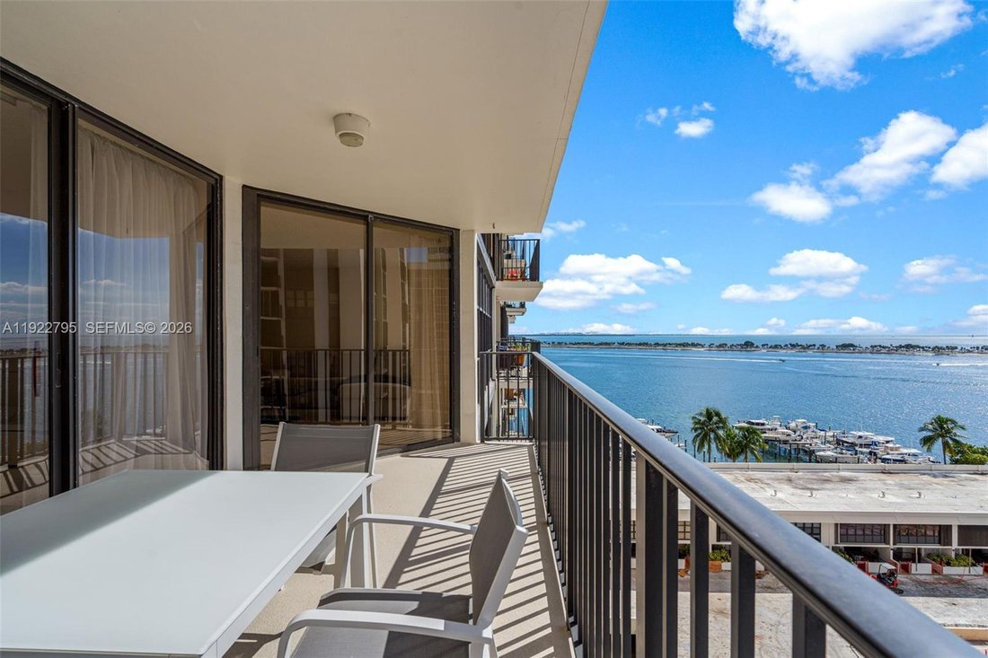 Condo in Miami, Florida, United States 3 - 17205196