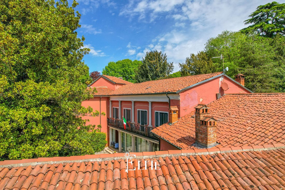Villa in Besozzo, Lombardy, Italy 4 - 17842182