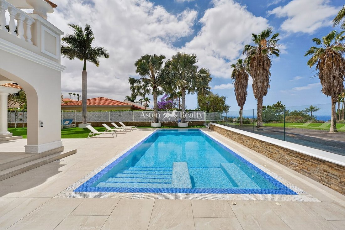 Villa in La Caleta, Adeje, Canary Islands 1 - 17842242