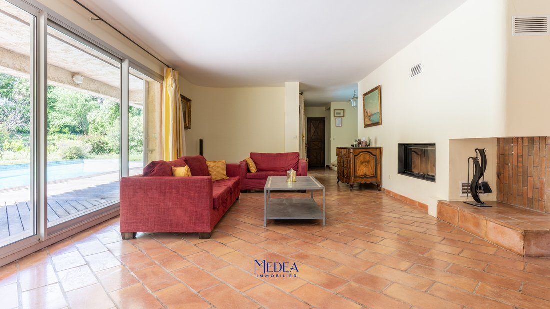 Castle in Pin Vert, Aubagne, France 4 - 17057581
