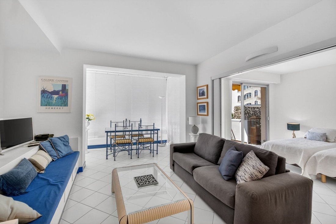 Apartment in Saint Nicolas, Cannes, France 3 - 17842146