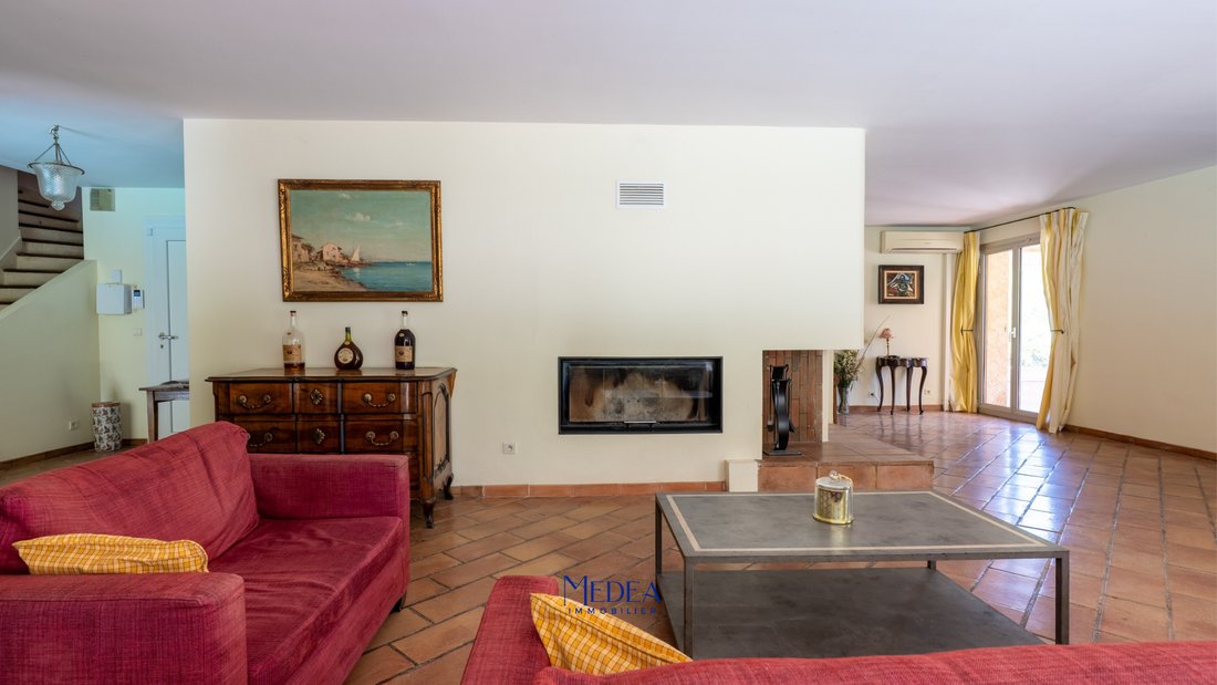 Castle in Pin Vert, Aubagne, France 5 - 17057581