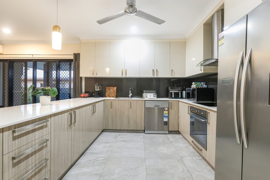 House in Zuccoli, Northern Territory, Australia 4 - 17777496