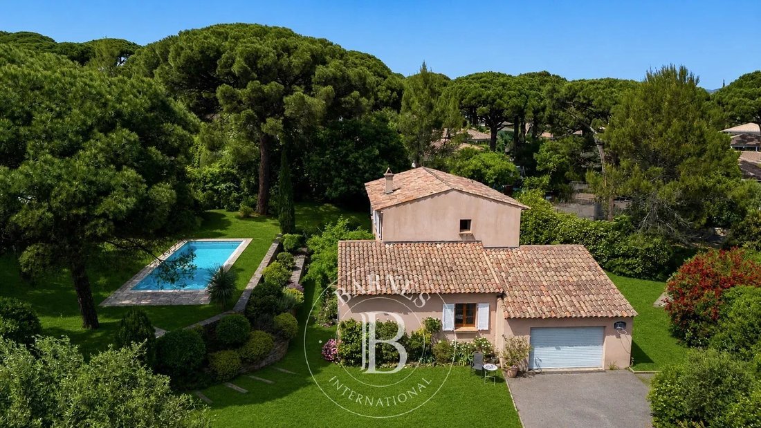 Villa in Gassin, Provence-Alpes-Côte d'Azur, France 1 - 17827491