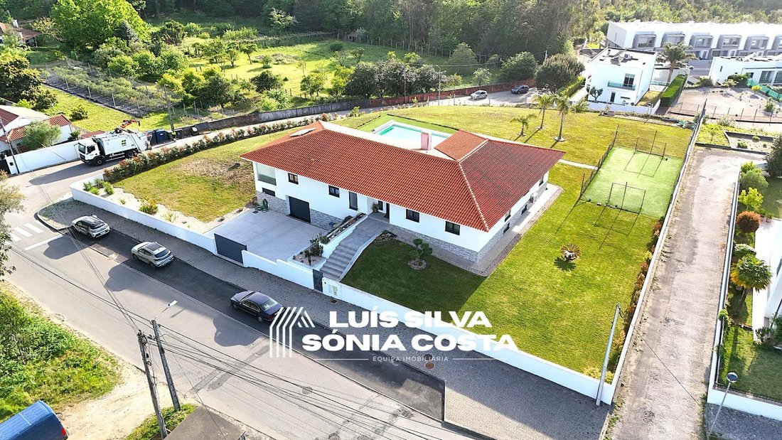 House in Vila de Cucujaes, Aveiro District, Portugal 3 - 17842086