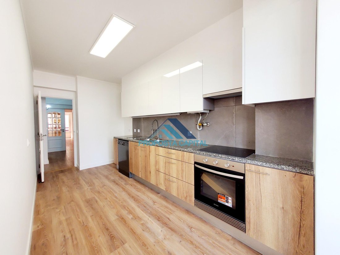 Apartment in Sao Domingos de Benfica, Lisbon, Portugal 2 - 17842106