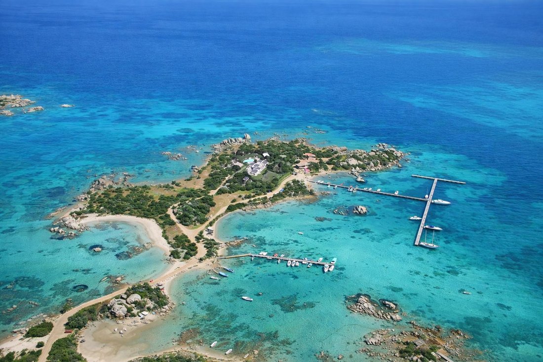 Estate in Porto Rotondo, Olbia, Sardinia 1 - 17842328