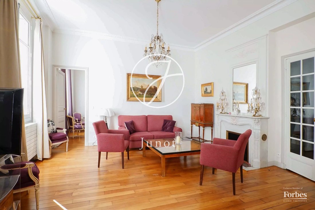 Apartment in Ecole Militaire, Paris 7e Arrondissement, Paris 4 - 17842127