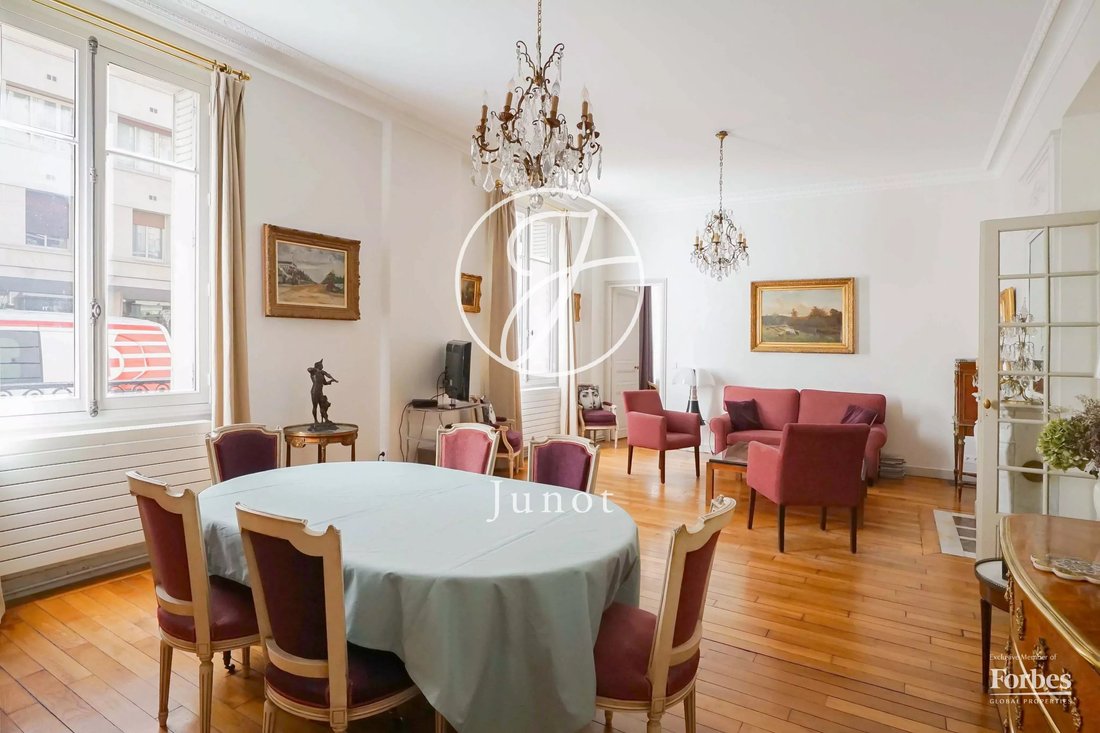 Apartment in Ecole Militaire, Paris 7e Arrondissement, Paris 3 - 17842127