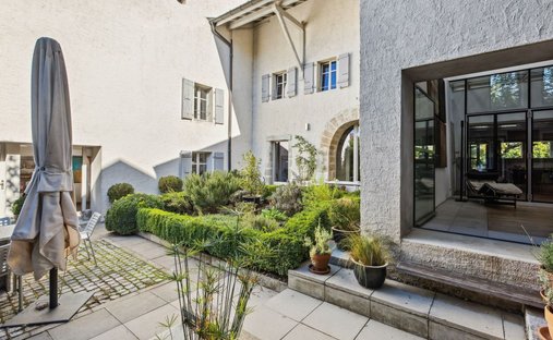 House in Aire-la-Ville, Canton of Geneva, Switzerland 1