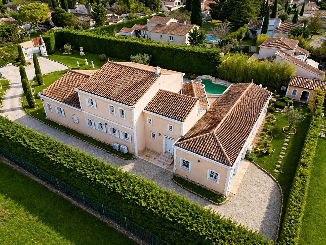Villa in Saint-Rémy-de-Provence, Provence-Alpes-Côte d'Azur, France 2 - 17842217