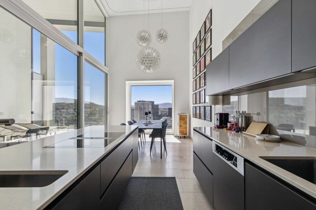 Metropolitans West Tower Penthouse