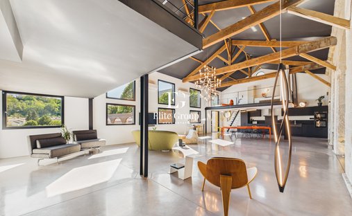 Haus in Vieil Angoulême-Centre Ville, Angoulême, Frankreich 1