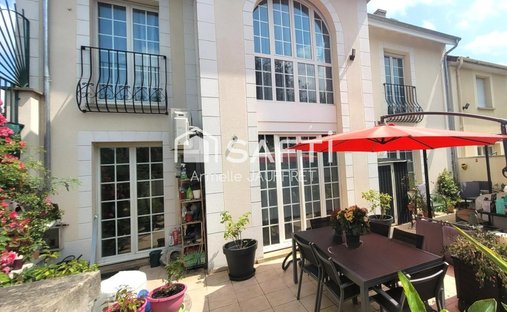 House in Centre Ville Sud, Montmagny, France 1