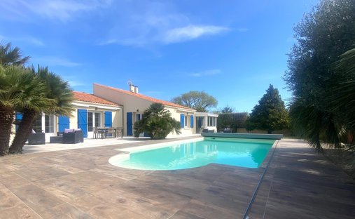Casa a Bourg, Lagord, Francia 1