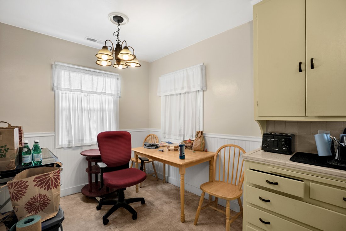 Santa Rosa, California, United States 5 - 17842876