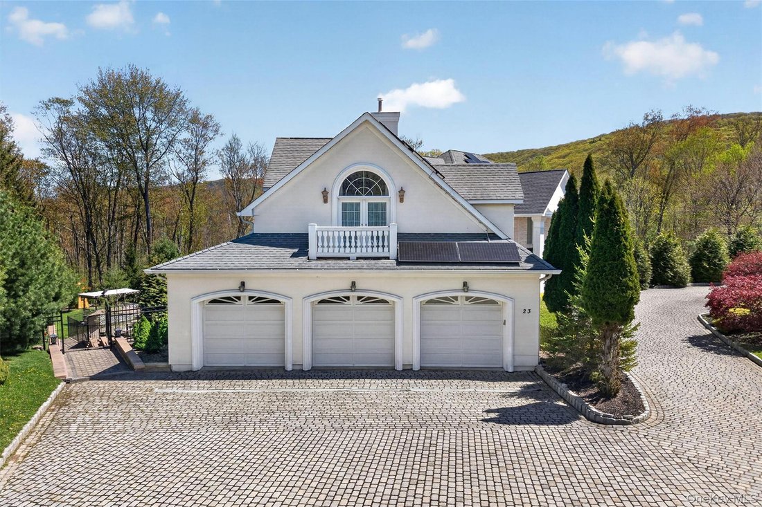 House in Woodbury, New York, United States 3 - 17842582