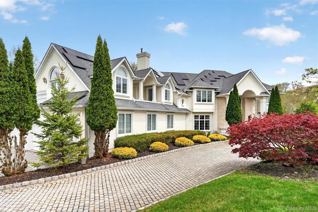 House in Woodbury, New York, United States 1 - 17842582