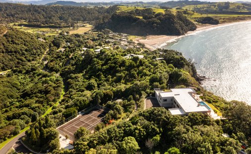 Land in Hot Water Beach, Waikato, New Zealand 1