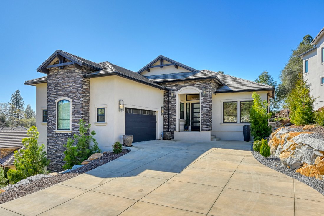 Meadow Vista, California, United States 1 - 17842864