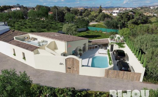 Villa in Loule (Sao Clemente), Algarve, Portugal 1