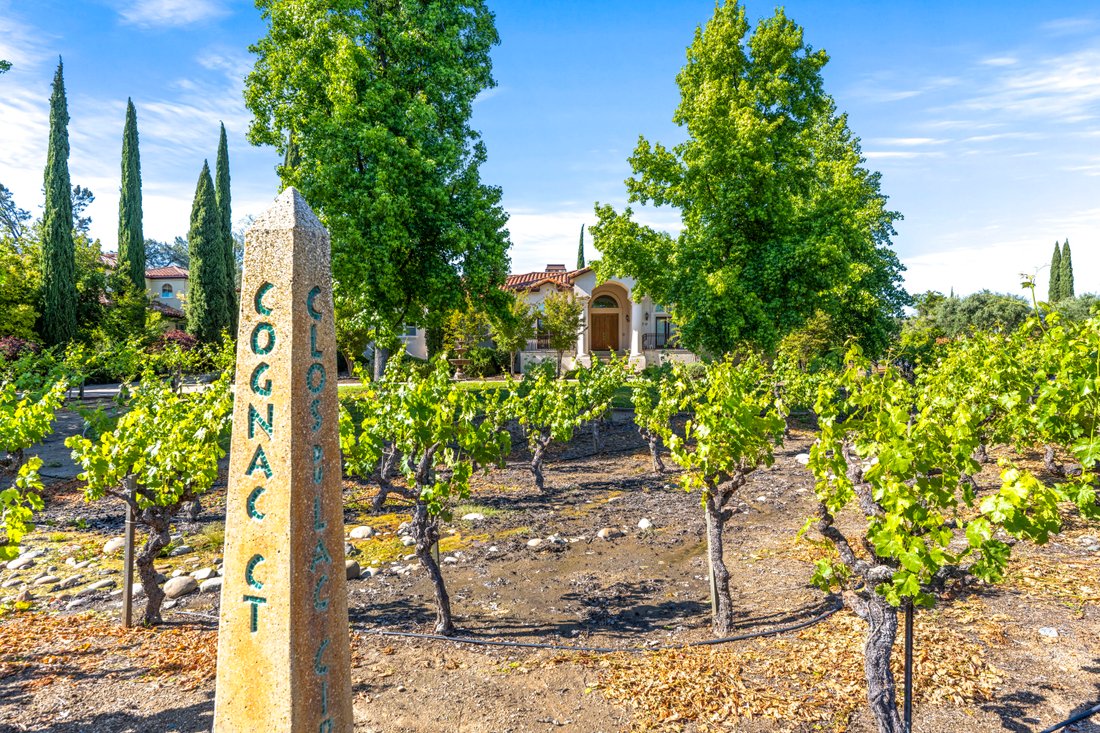 Loomis, California, United States 4 - 17843330
