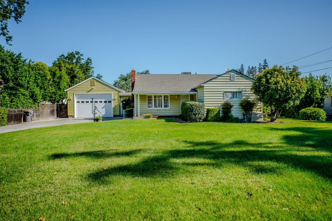 Woodland, California, United States 4 - 17843175