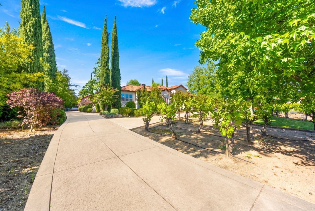 Loomis, California, United States 3 - 17843330