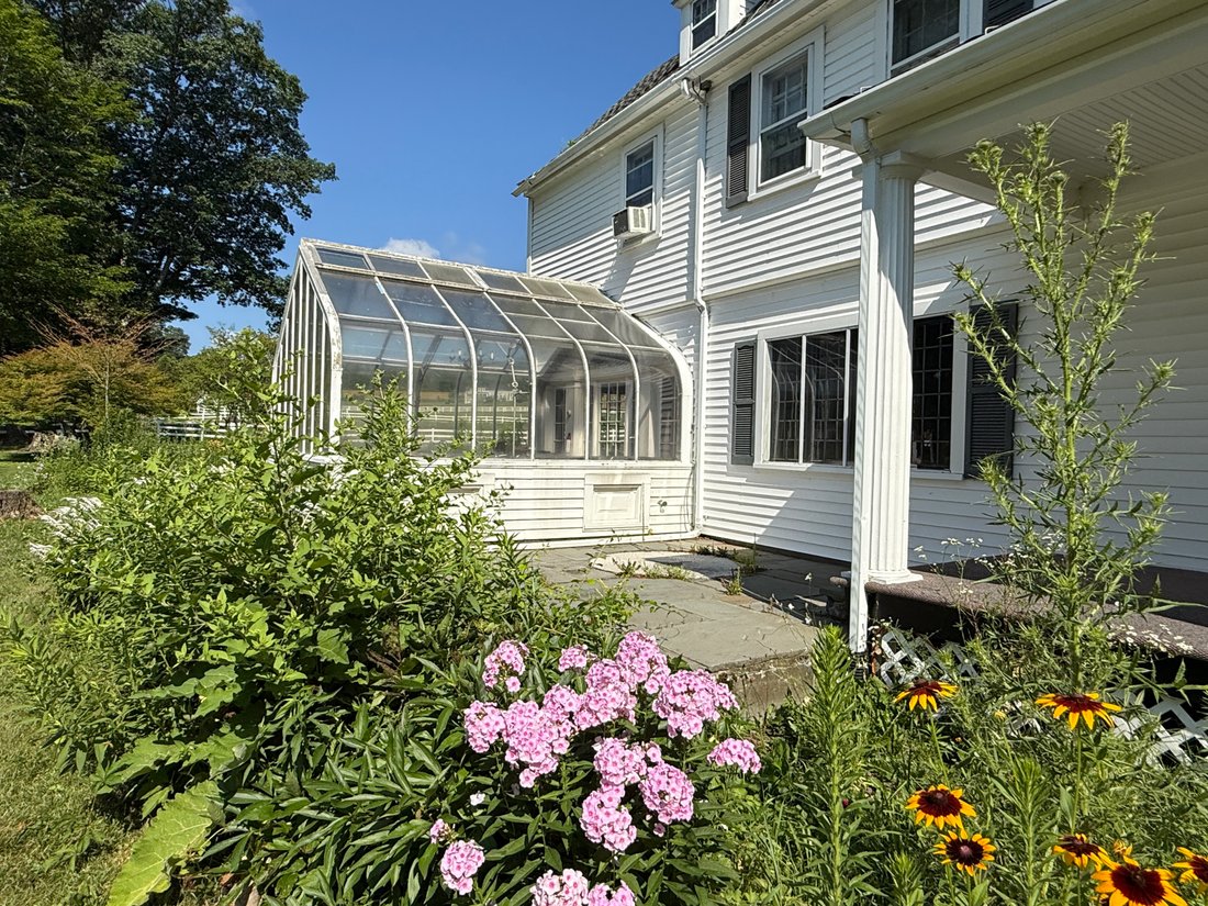 Richmond, Massachusetts, United States 4 - 17843191