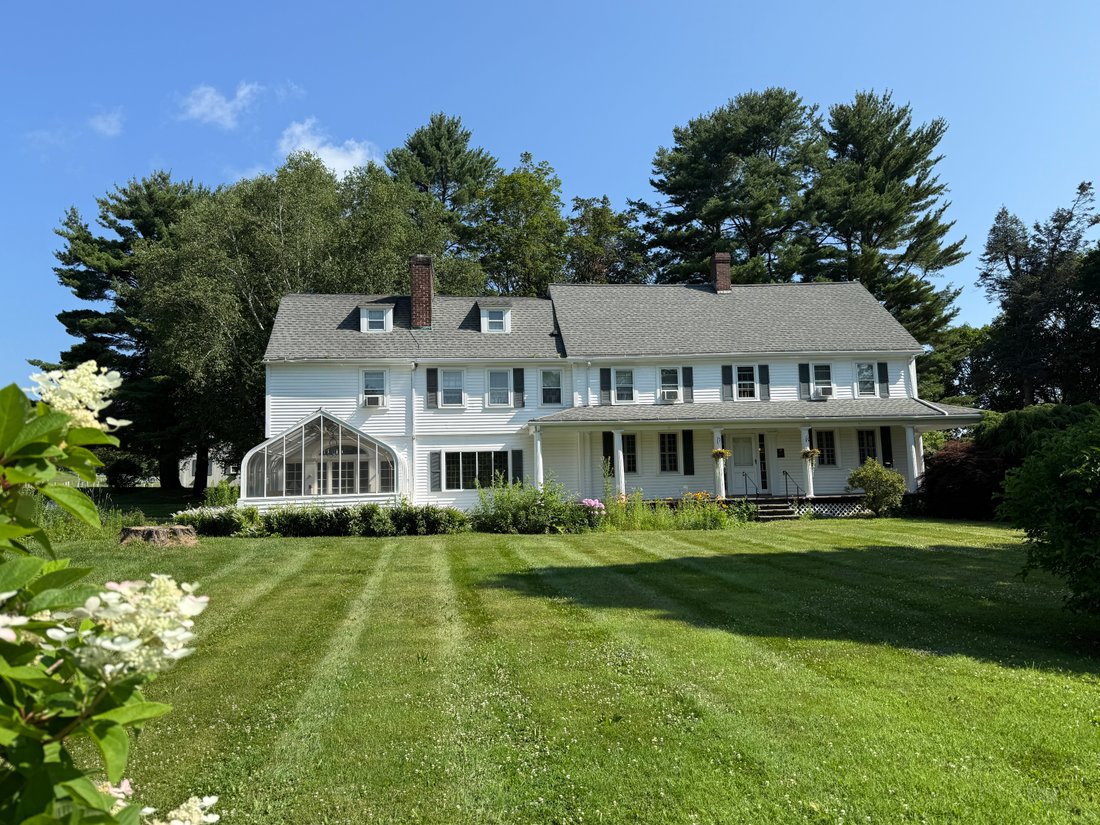 Richmond, Massachusetts, United States 3 - 17843191