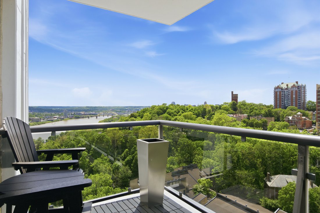 Condo in Cincinnati, Ohio, United States 2 - 17843326