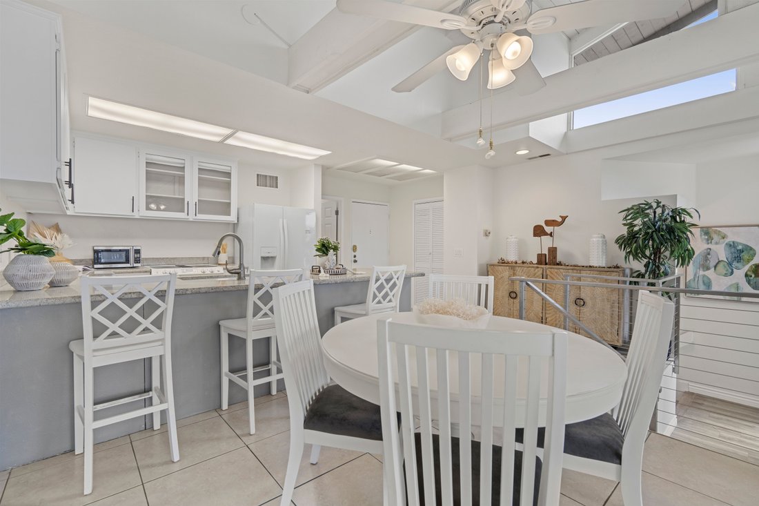 Condo in Signal Hill, California, United States 5 - 17842964