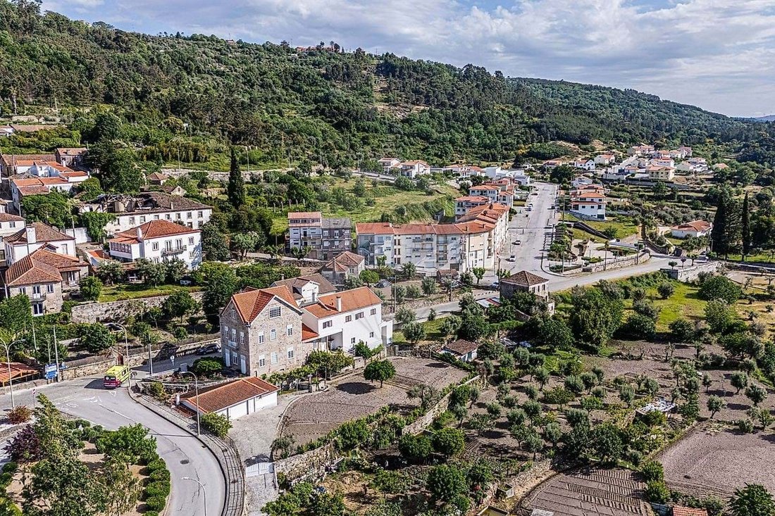 Villa in Fornos de Algodres, Guarda District, Portugal 1 - 17804396