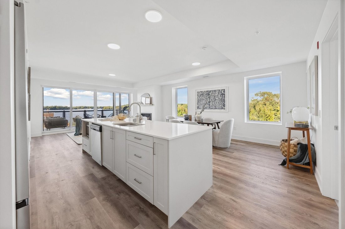 Condo in Kawartha Lakes, Ontario, Canada 1 - 17843241