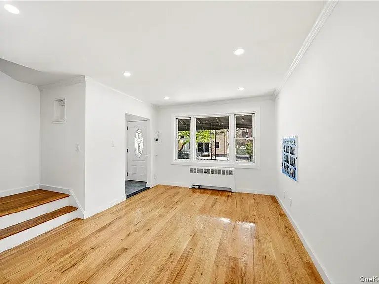House in New York, New York, United States 1 - 17842936