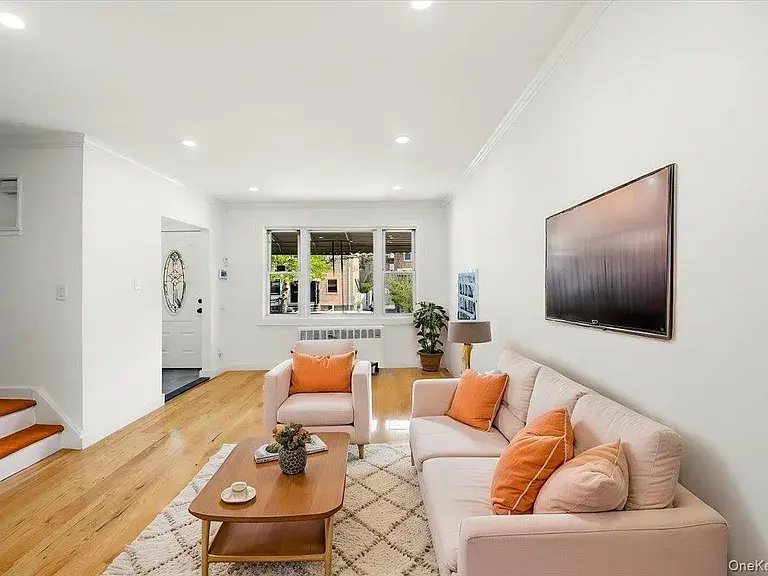 House in New York, New York, United States 5 - 17842936