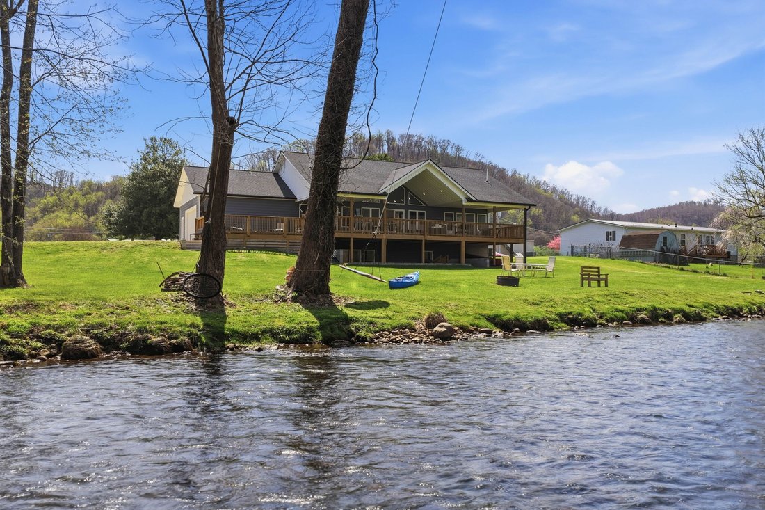 House in Elizabethton, Tennessee, United States 4 - 17846650