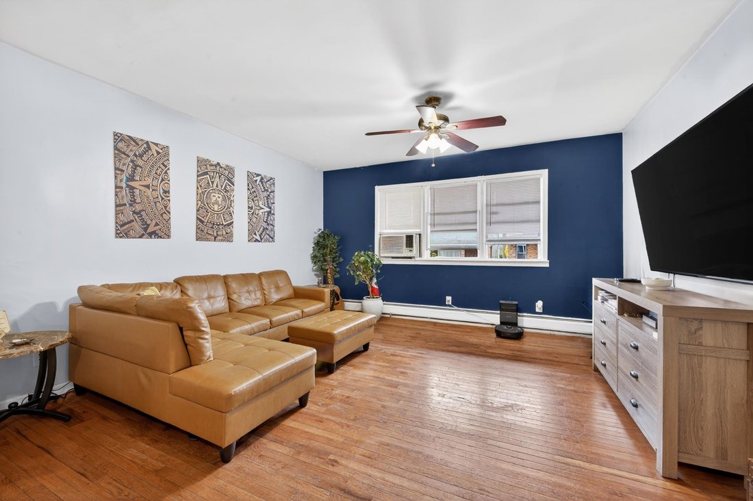 House in Bayonne, New Jersey, United States 4 - 17844377