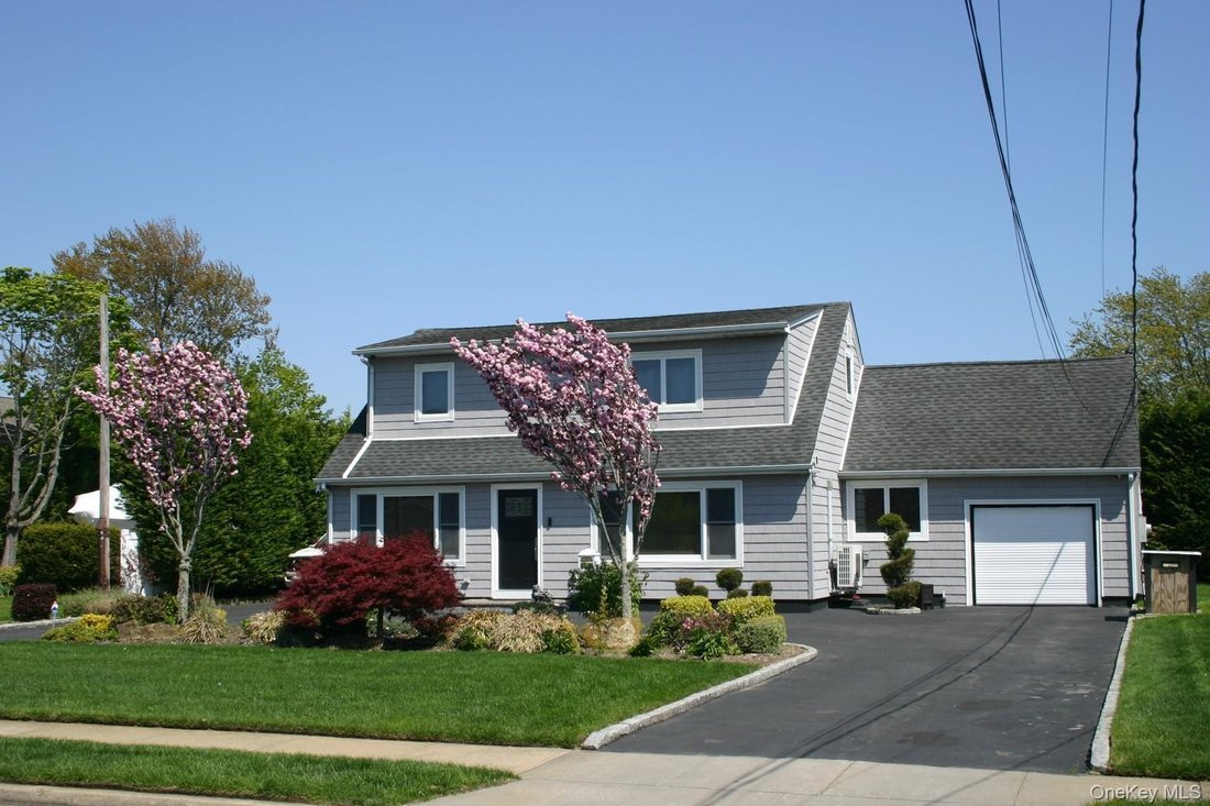 House in Massapequa, New York, United States 4 - 17838210