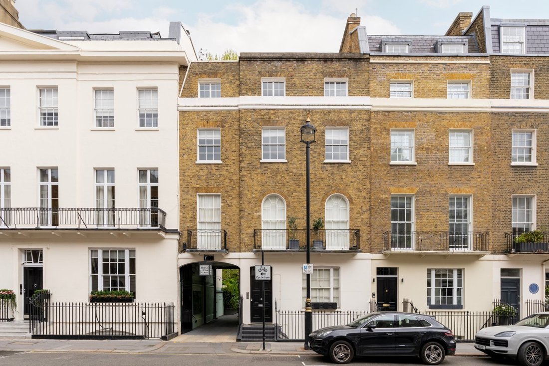 Apartment in Belgravia, Westminster, England 2 - 17844813