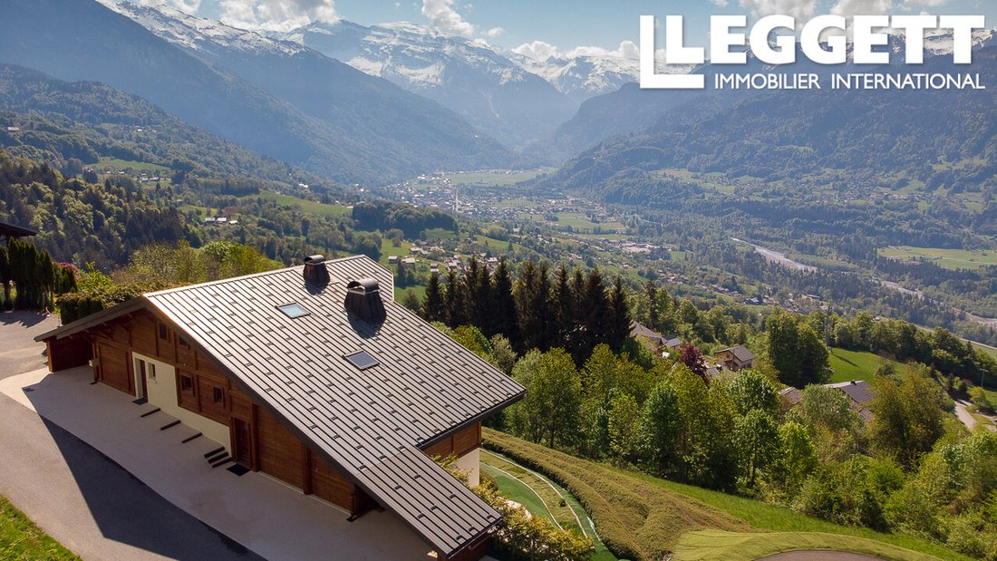 Chalet in Verchaix, Auvergne-Rhône-Alpes, France 2 - 16986506
