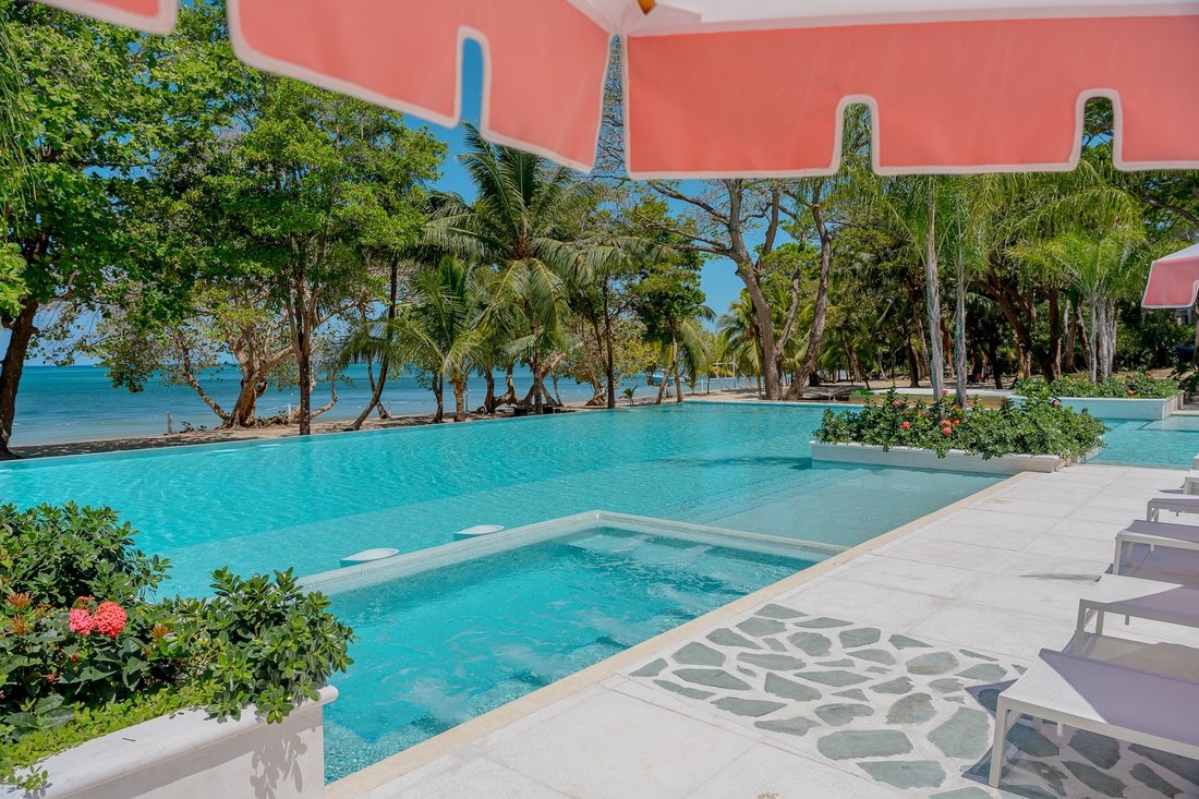 Condo in West Bay, Bay Islands Department, Honduras 1 - 17848215
