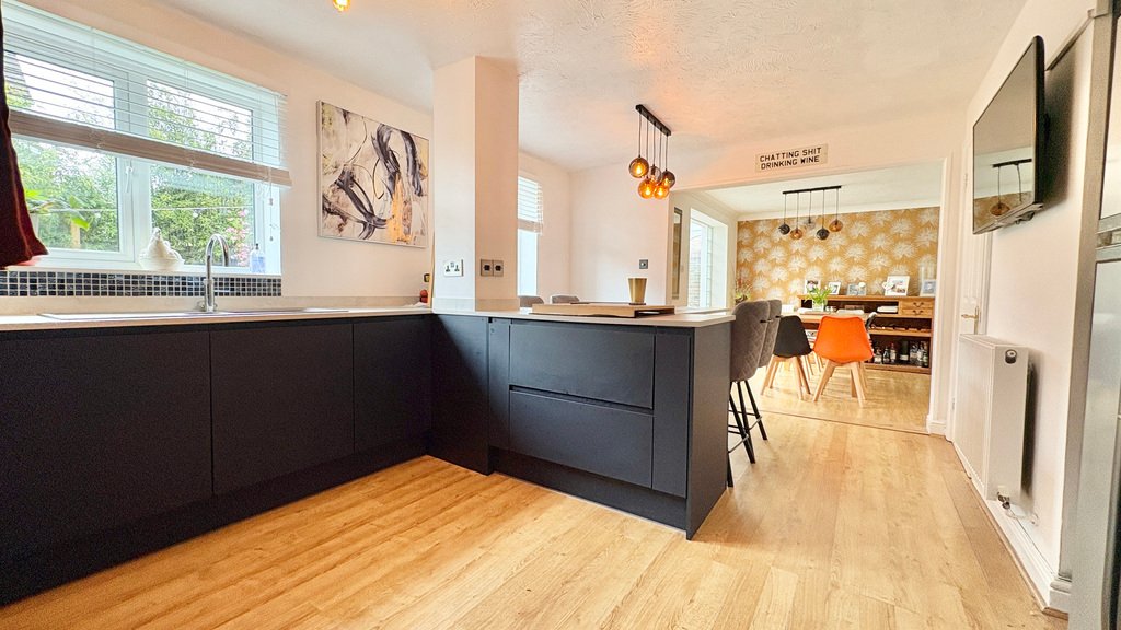House in Monkton Heathfield, England 3 - 17846047