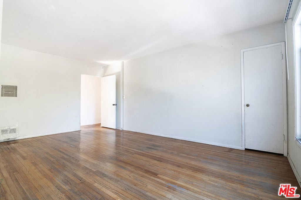 Los Angeles, California, United States 4 - 17846271