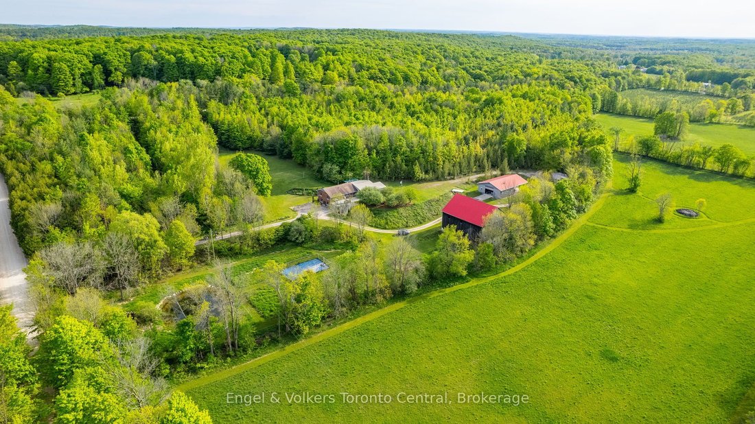 House in Chatsworth, Ontario, Canada 2 - 17847630