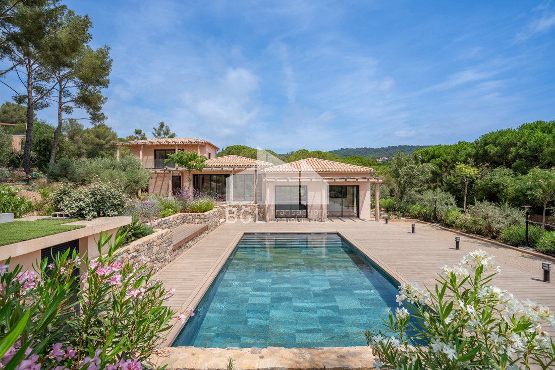 House in La Croix-Valmer, Provence-Alpes-Côte d'Azur, France 1 - 16297399