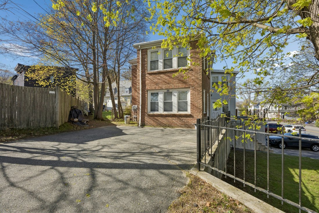 Apartment in Lexington, Massachusetts, United States 4 - 17848772