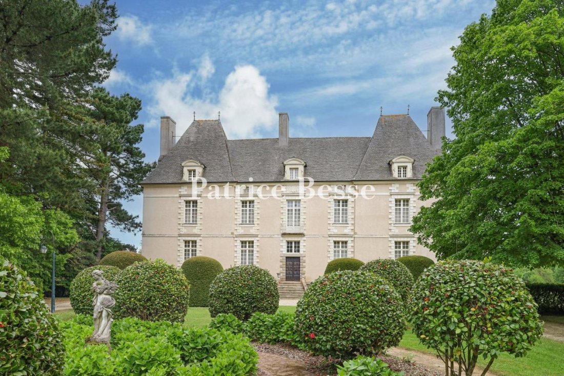 Schloss in Centre, Rennes, Frankreich 2 - 17446590