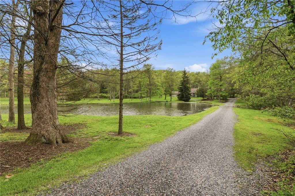 House in Gibsonia, Pennsylvania, United States 2 - 17849032