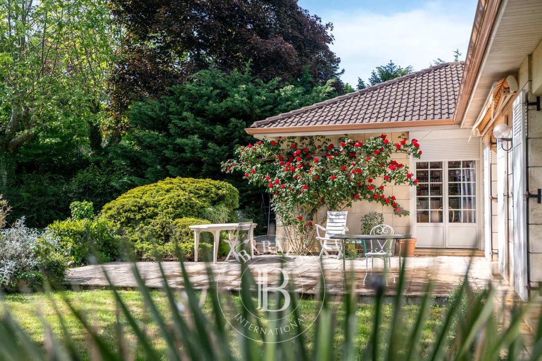 House in Grézieu-la-Varenne, Auvergne-Rhône-Alpes, France 2 - 17843852
